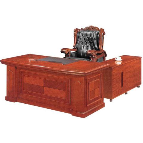 So sánh giá của các dòng bàn giám đốc Hòa Phát