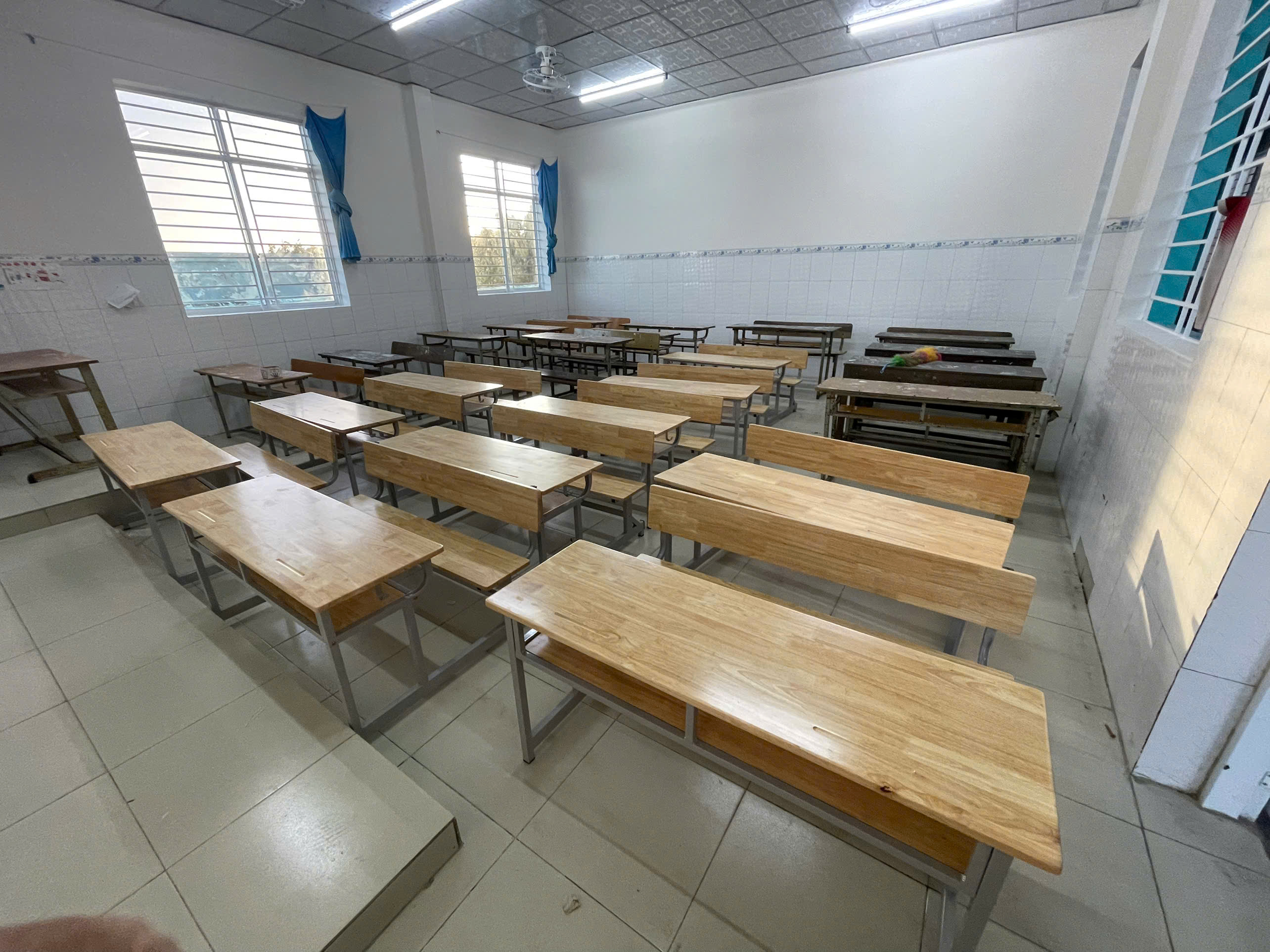 Bàn ghế học sinh cao su BHSCS3