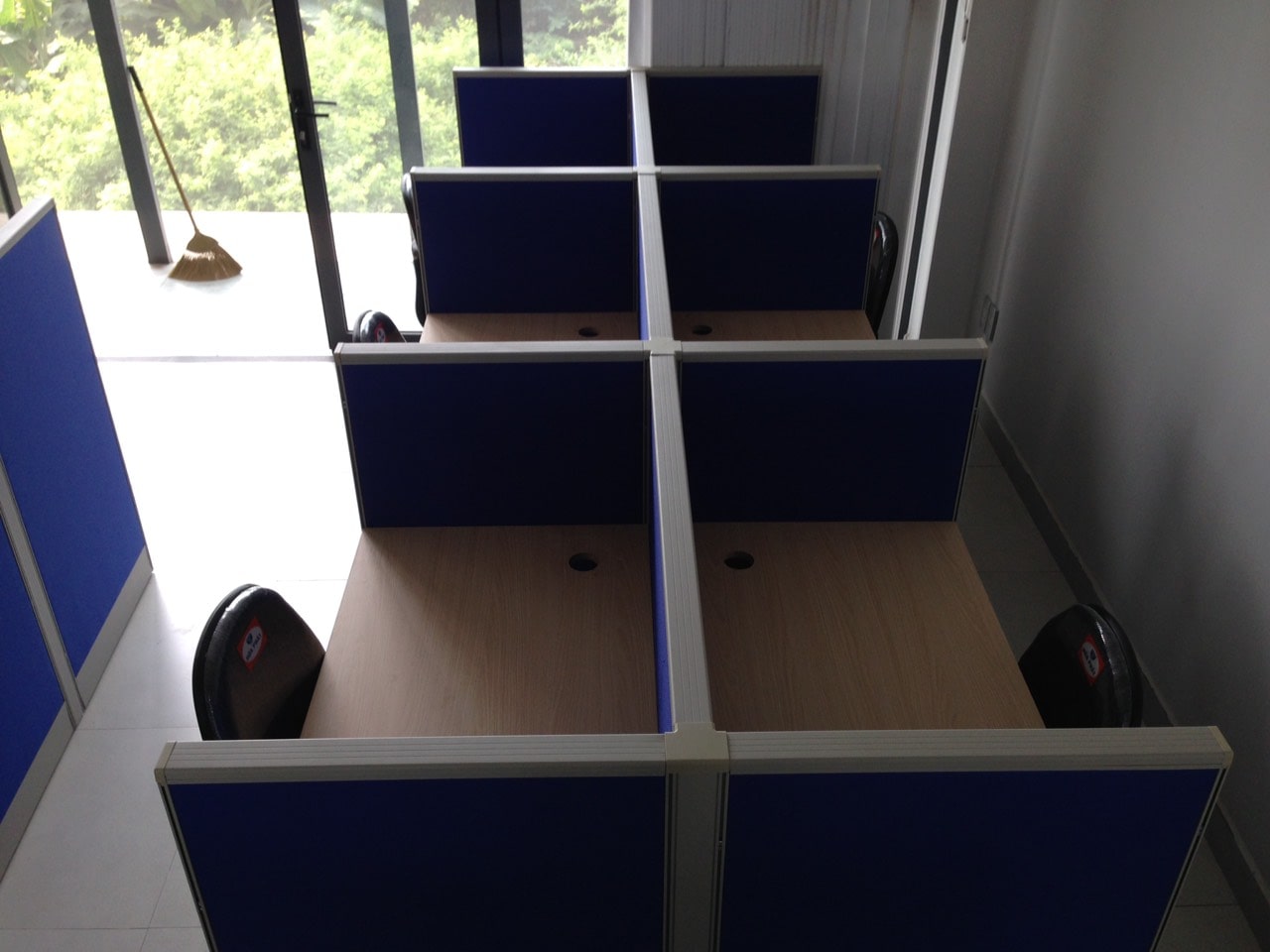 Lựa chọn cụm bàn làm việc 6 người hợp lý cho văn phòng có diện tích nhỏ