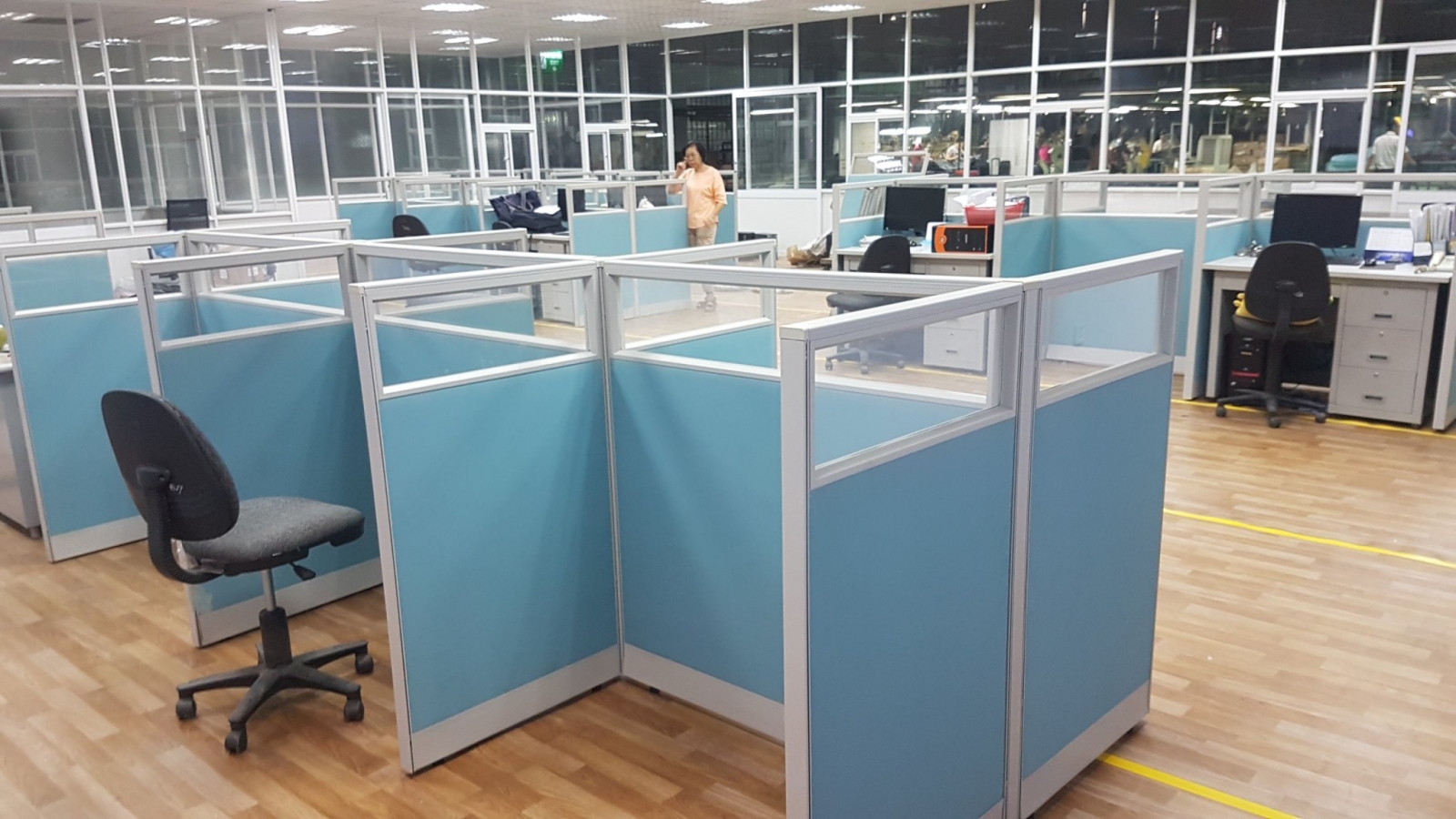 Module cụm bàn làm việc giá rẻ cho văn phòng 4 đến 10 người