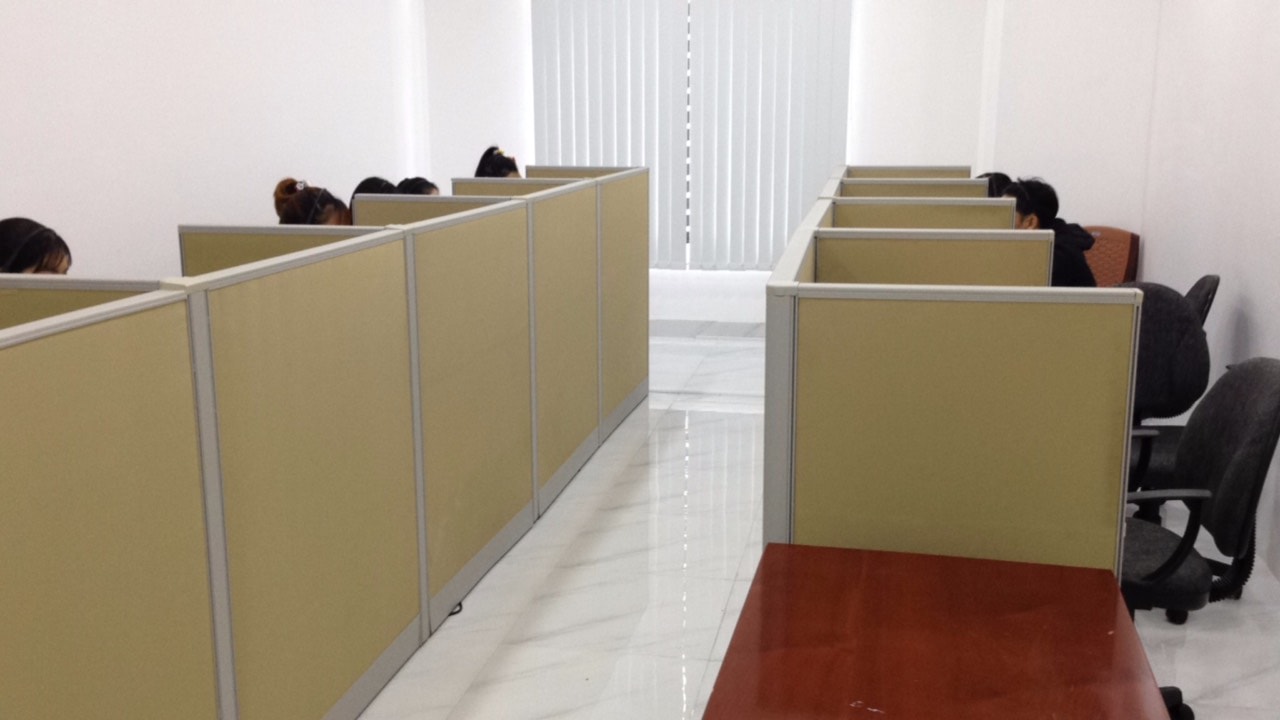 Sản xuất cụm bàn làm việc 8 người theo yêu cầu tại TPHCM