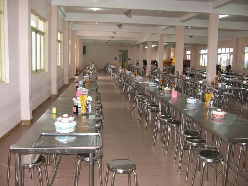 bàn ghế ăn căn tin