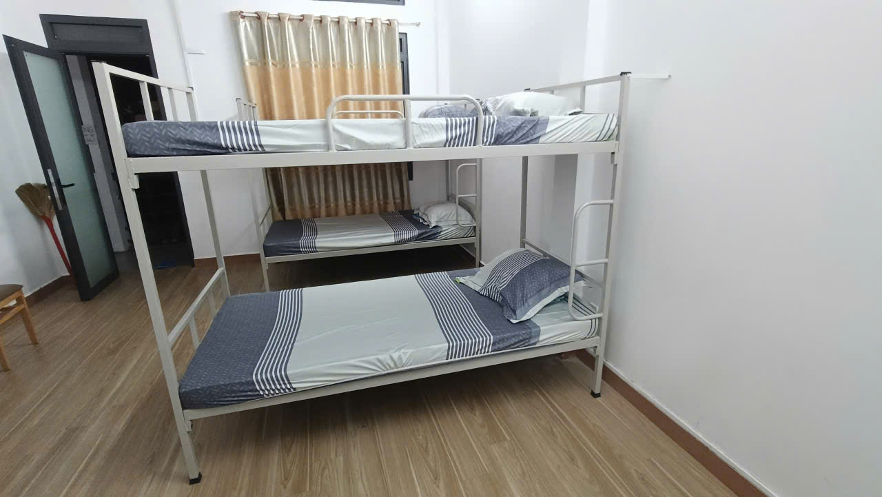 THI CÔNG LẮP ĐẶT GIƯỜNG TẦNG NHÀ KHÁCH GA SÀI GÒN