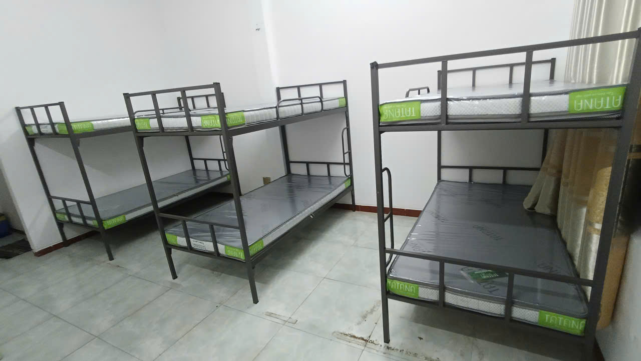 THI CÔNG LẮP ĐẶT GIƯỜNG TẦNG NHÀ KHÁCH GA SÀI GÒN