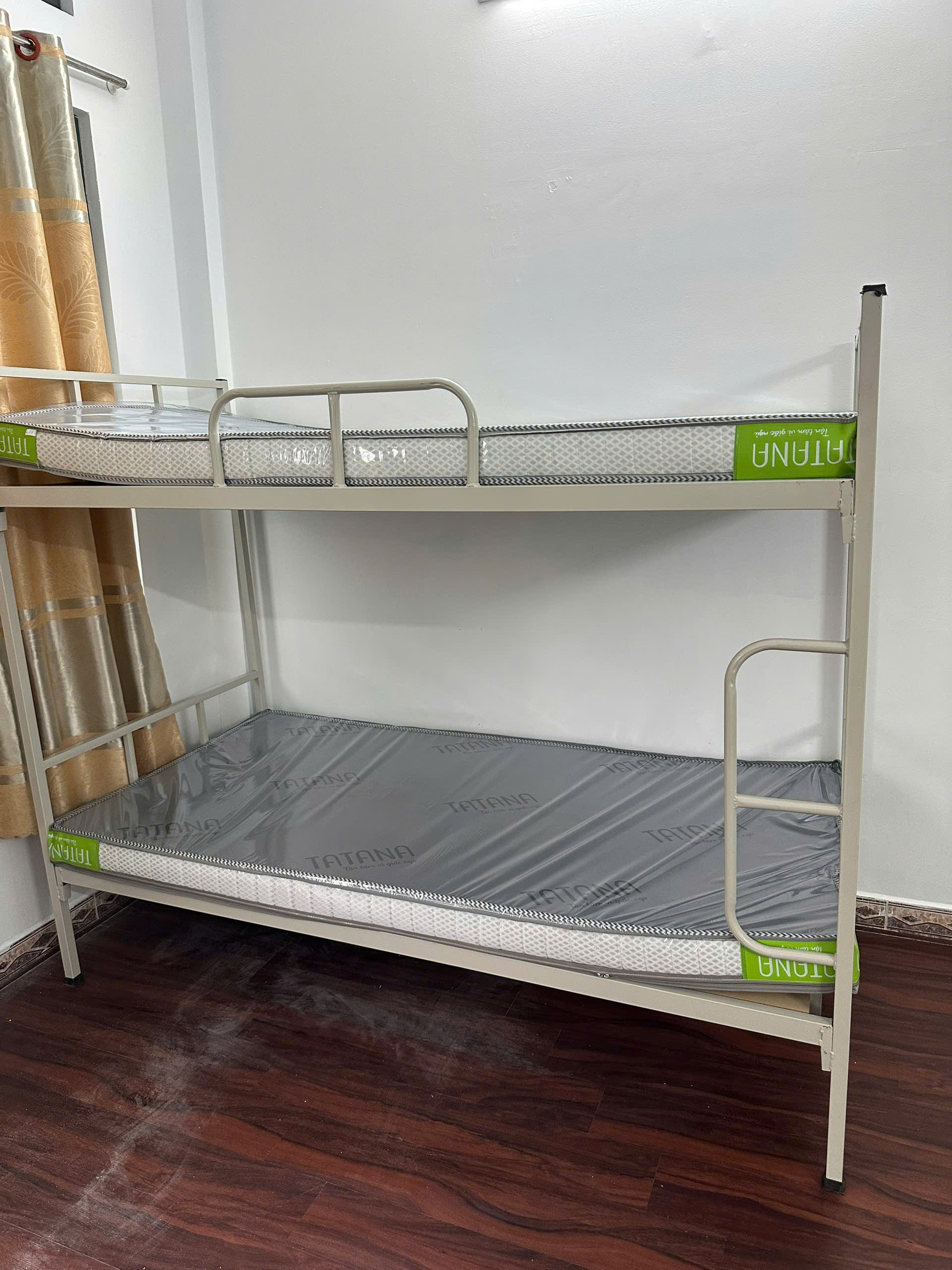THI CÔNG LẮP ĐẶT GIƯỜNG TẦNG NHÀ KHÁCH GA SÀI GÒN